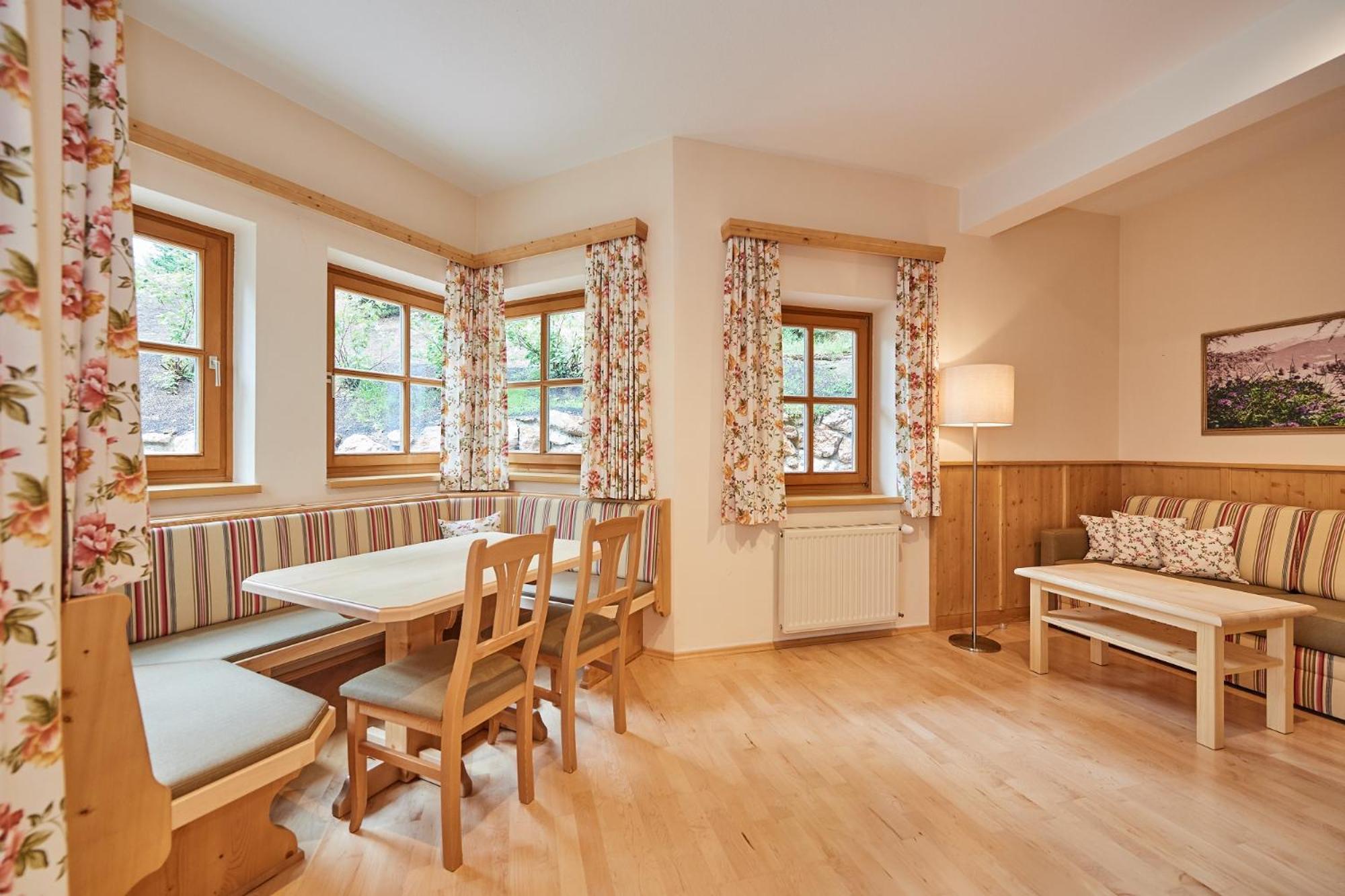 Hotel Am Sonnenhuegel Filzmoos Buitenkant foto