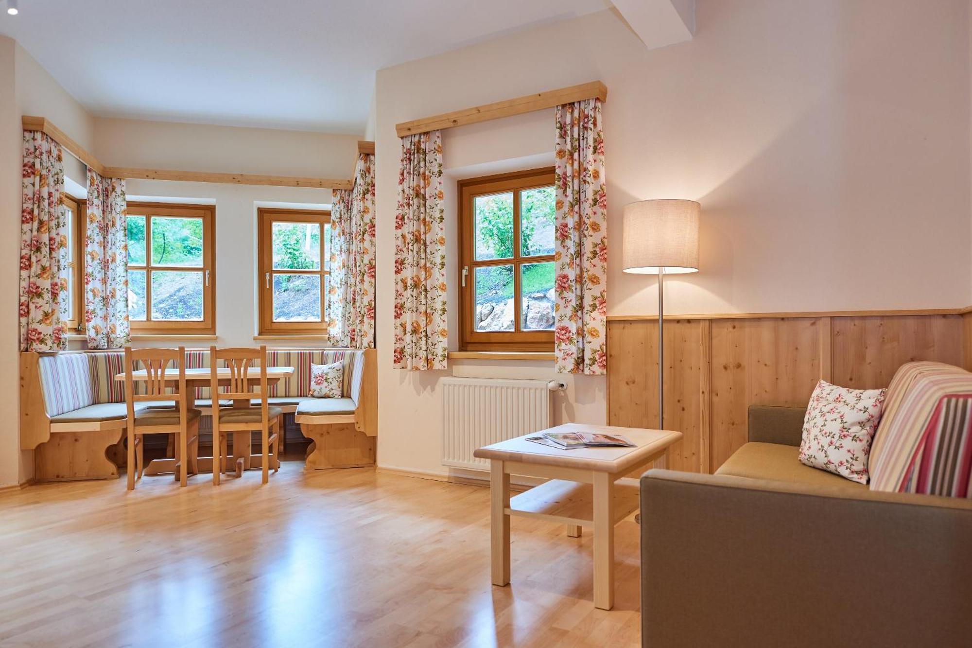 Hotel Am Sonnenhuegel Filzmoos Buitenkant foto